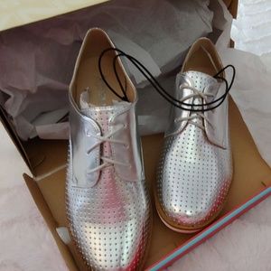 Silver lace up Silver Loafers as 9M